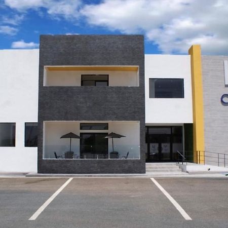 Hotel Capital Frontera مونكلوفا المظهر الخارجي الصورة